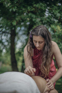 Read more about the article 🌿 Masz dość ciągłego biegu? Twój organizm wysyła sygnały, że potrzebuje zwolnić?